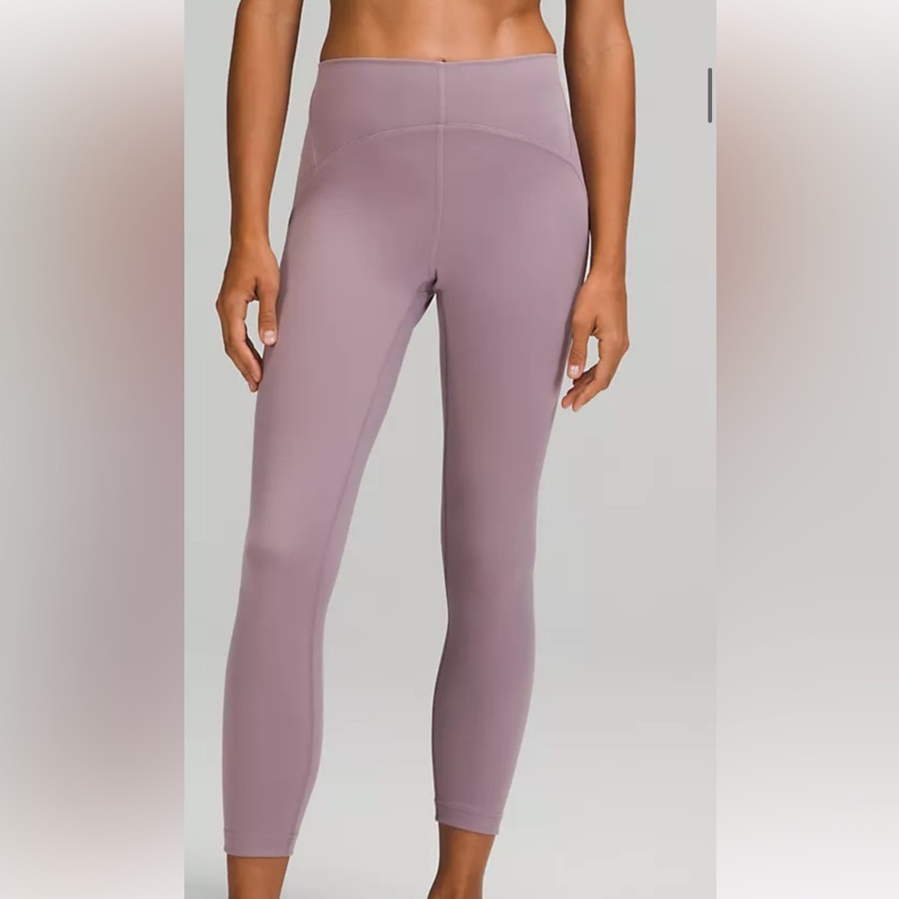 LULU LEMON LIGHT PURPLE LEGGINGS